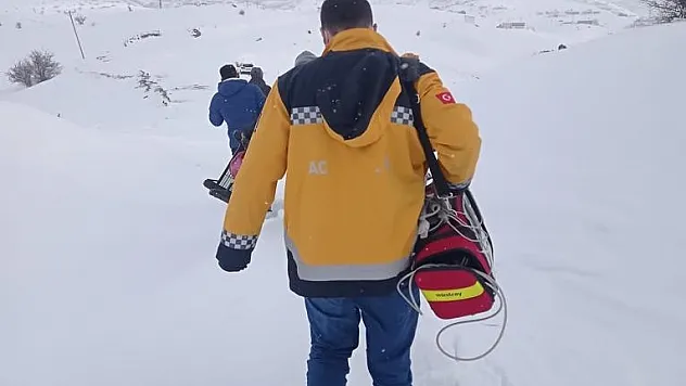 Bingöl'de sağlıkçılar 115 yaşındaki hasta için seferber oldu
