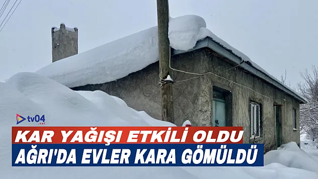 Kar yağışı etkili oldu! Evler kar altında kaldı