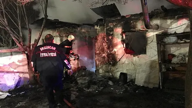 Ahırda çıkan yangında 5 büyükbaş hayvan telef oldu
