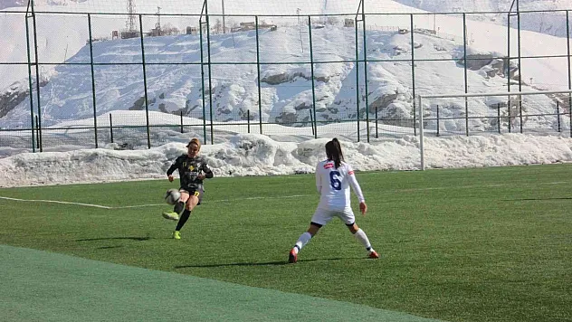 Hakkari Kadıngücü Takımı evinde berabere kaldı
