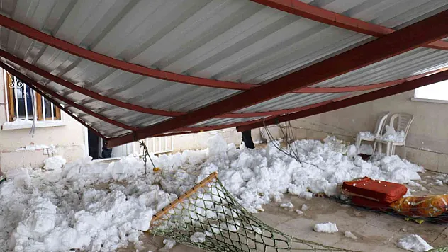 Malatya'da bir saat içerisinde üç ayrı noktada çatı çöktü
