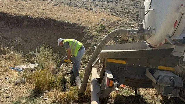 Ağrı Akyurt ve Hamur Köylerinde Altyapı Çalışmalarına Vidanjör Desteği