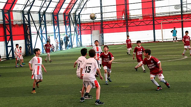 Ağrı'da 23 Nisan Coşkusuna Futbol Turnuvası Damga Vurdu