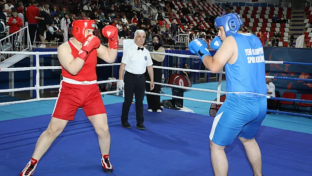 Ağrı'da 'İsmet Sarı Genç Erkekler Türkiye Ferdi Boks Şampiyonası' Görkemli Törenle Başladı