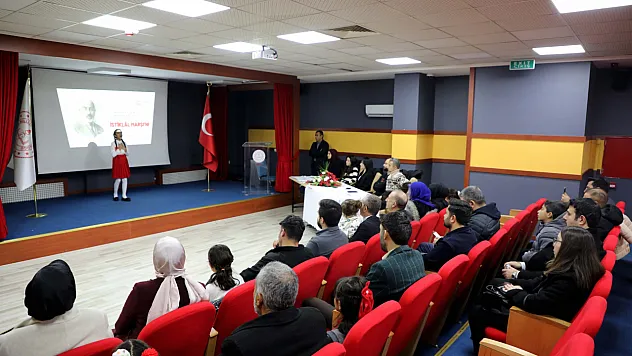 Ağrı'da 'İstiklal Marşı'nı Güzel Okuma' Yarışmasının Finali Gerçekleştirildi