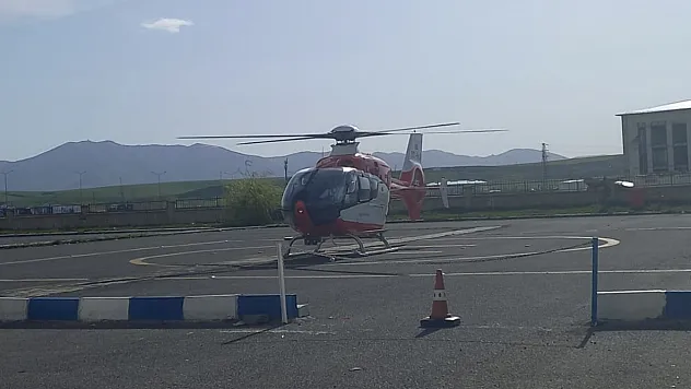 Ağrı'da NEC Tanısı Konulan 10 Günlük Bebek Helikopterle Van'a Sevk Edildi