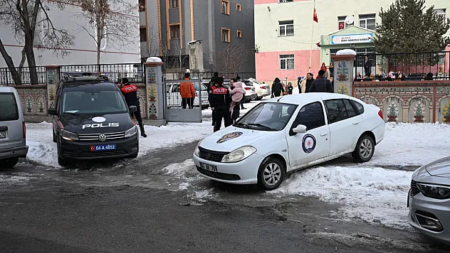 Ağrı'da okul çevrelerinde güvenlik alarmı