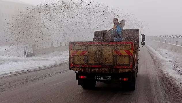 Ağrı'da Tuzlama Çalışmaları Devam Ediyor