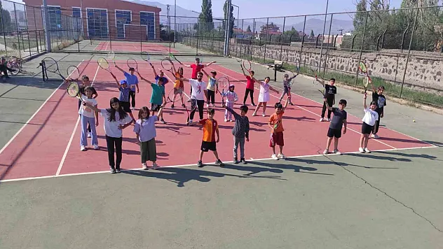 Ağrı'da yaz boyu 8 bin genç sporla buluştu