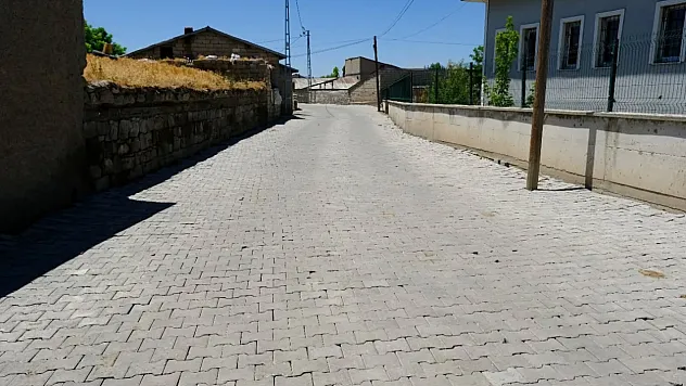 Ağrı Merkez Aşkale Köyü'nde 9 bin metrekarelik Kilit Parke Taşı Çalışması Tamamlandı