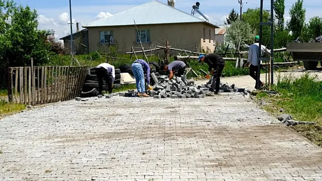 Ağrı Merkez Soğanköy'de 3 Bin m² Kilit Parke Taşı Çalışması Tamamlandı