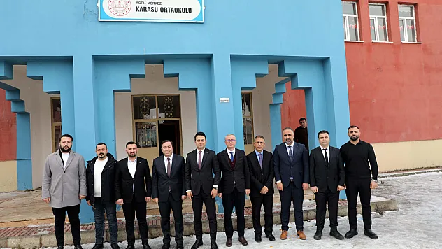 Ağrı Ticaret Borsası'ndan 700 Öğrenciye Kışlık Giyim Yardımı