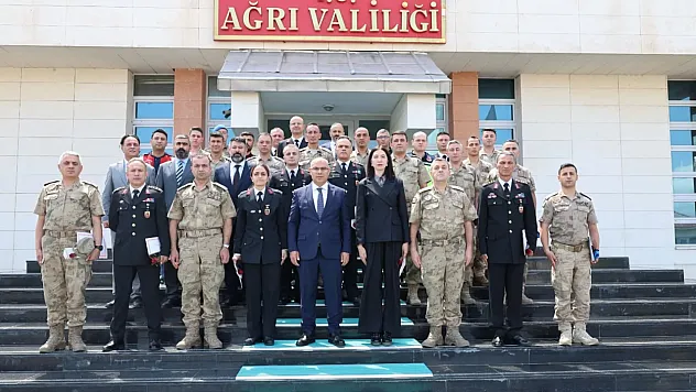 Ağrı Valisi Mustafa Koç'tan Jandarma Teşkilatı'nın 186. Yılına Özel Takdim Töreni