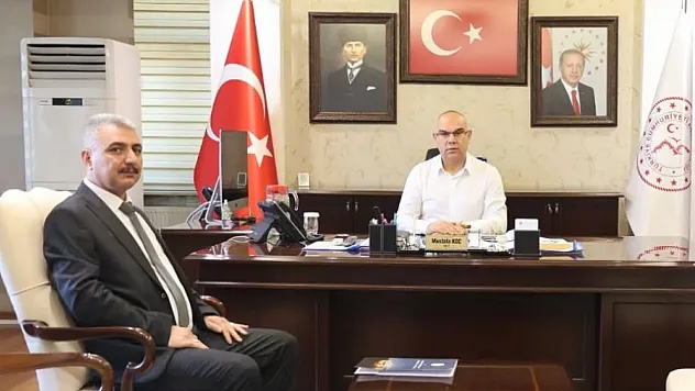 Ağrı Valisi Mustafa Koç, Yeni İl Kültür ve Turizm Müdürü Erhan Ağrı'yı Makamında Kabul Etti