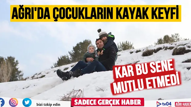 Ağrı'da çocuklar poşetlerle kayak keyfi yaptı