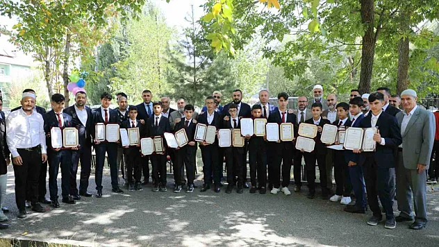 Ağrı'da yeni hafızlara mezuniyet programı