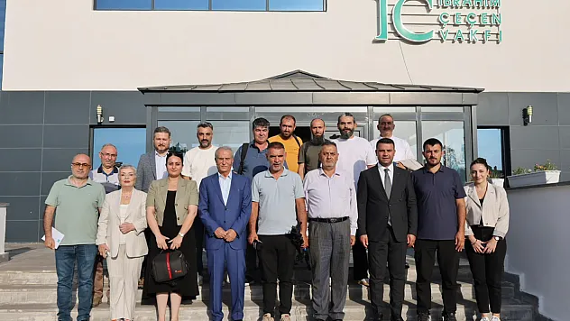 Ağrılı İş İnsanı İbrahim Çeçen'den Anlamlı Buluşma: Basın Bayramı'nda Gazetecilerle Ağrı'da Bir Araya Geldi
