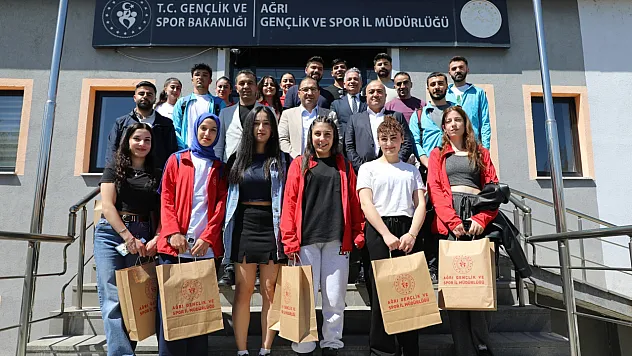 Ağrılı Voleybolcular Bölge Şampiyonalarında Göz Doldurdu