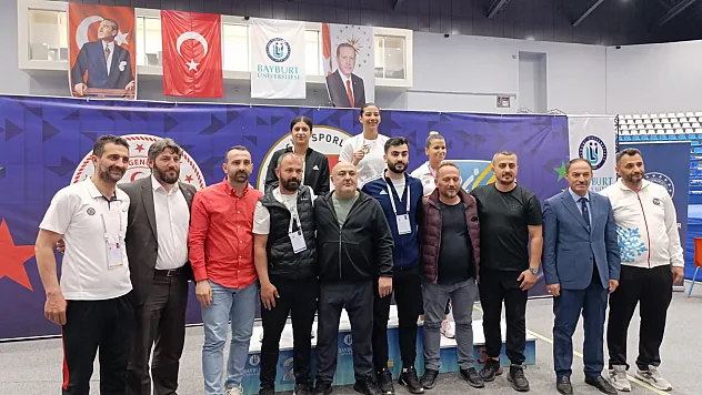 AİÇÜ'lü Öğrenciler Türkiye Boks Şampiyonası'nda Dereceyle Döndü