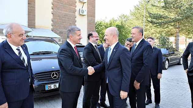 AİÇÜ Rektörü İlhami Gülçin, Malazgirt Zaferi Etkinlikleri Kapsamında Ahlat'ta YÖK Toplantısına Katıldı