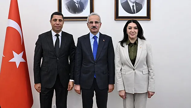 AK Parti Ağrı Milletvekili Ruken Kilerci'den Ulaştırma Bakanı'na Ziyaret: Ağrı'nın Ulaşım Sorunları Masaya Yatırıldı