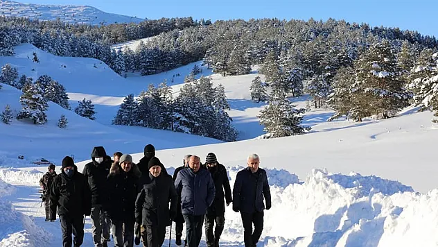 Yıldırım, Dumanlı Tabiat Parkı'nda yürüyüş yaparak devam eden çalışmaları yerinde inceledi
