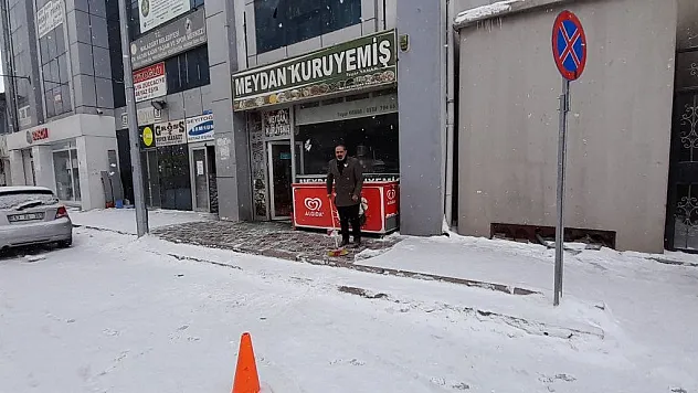 Malazgirt'te kar yağışı
