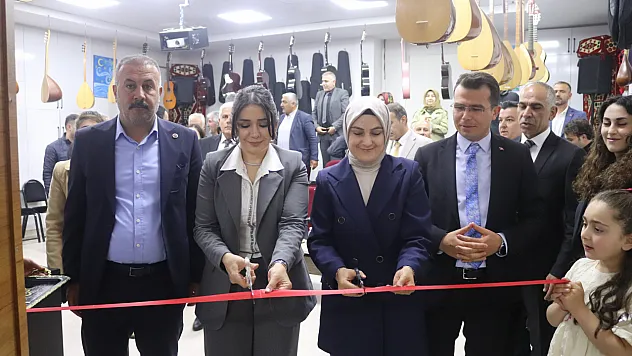 Tutak Belediye Başkanı Fevzi Sayan, Aile Destek Merkezi'ni Ziyaret Etti