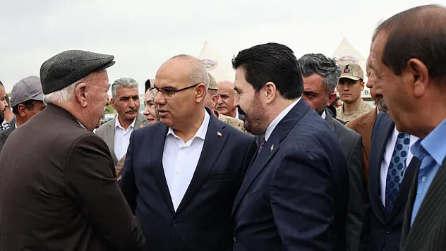 Vali Mustafa Koç'tan Sayan Ailesine Taziye Ziyareti