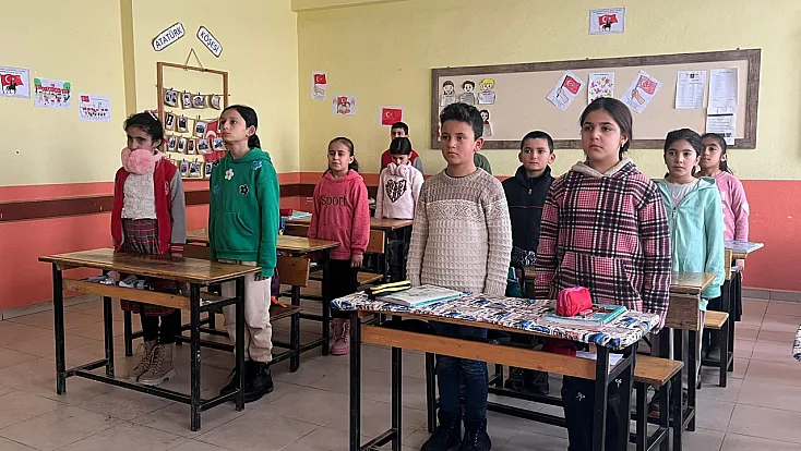 Ağrı’daki Okullarda 6 Şubat Depremleri İçin Saygı Duruşu