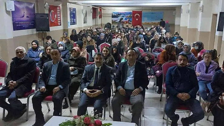 Doç. Dr. Teyfur, Eleşkirt'te öğretmenlere seminer verdi
