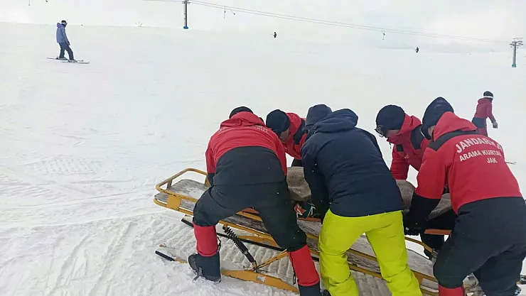 Bingöl'de JAK timleri, 135 kişinin imdadına yetişti
