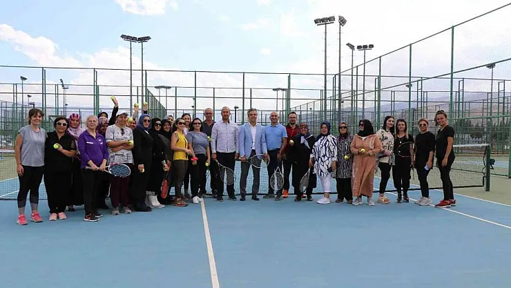 Kilo vermek için tenis oynadılar
