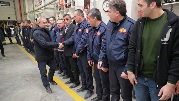 Prof. Dr. Alim Işık itfaiyeyle sahur yaptı