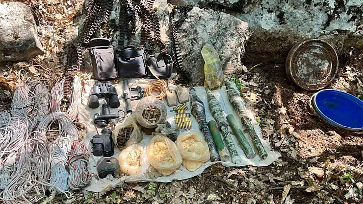 Tunceli'de 6 sığınak içerisinde mühimmat ve yaşam malzemesi ele geçirildi
