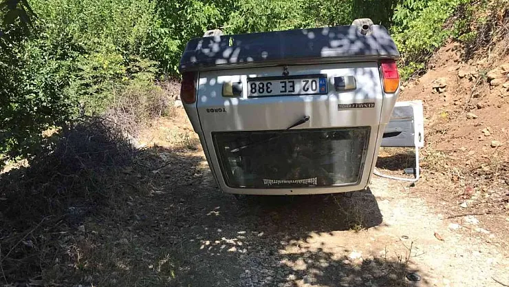 Ters dönen otomobilin sürücüsü yaralandı
