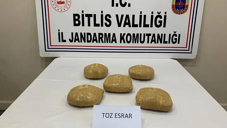 Bitlis'te 5 kilo 200 gram esrar ele geçirildi
