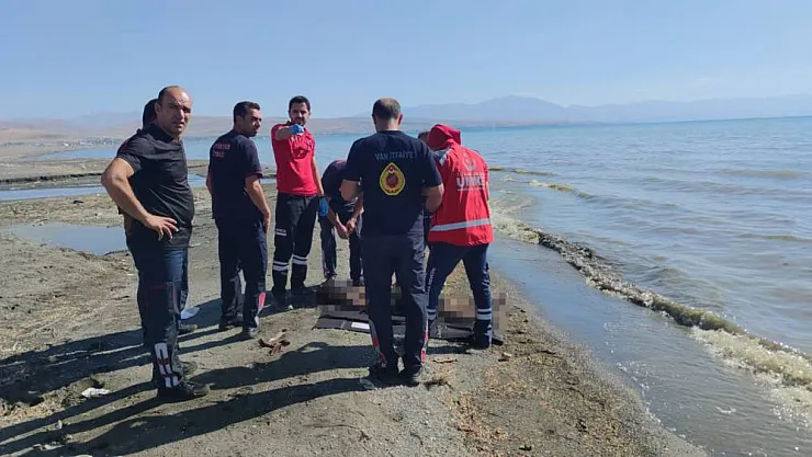 Van Gölü'ne giren çocuklardan 2'sinin cansız bedeni bulundu
