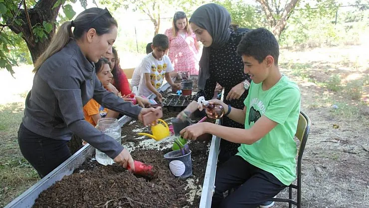 Engelli çocuklara bahçe terapisi
