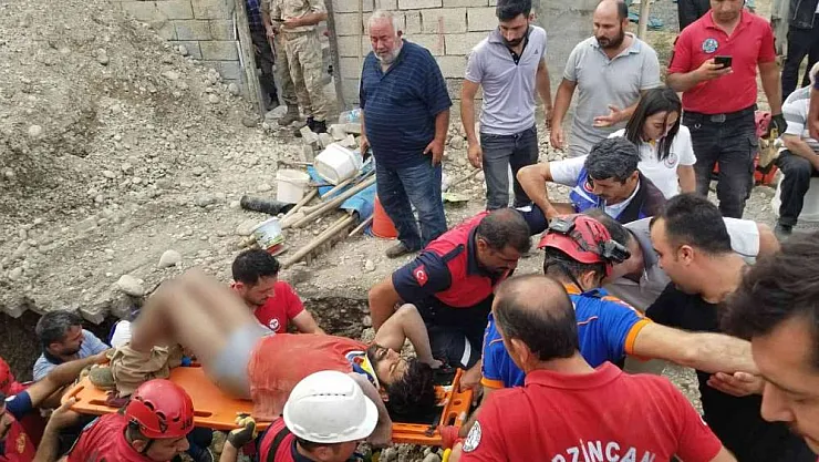 Erzincan'da göçük altında kalan işçi 3 saatlik çalışmayla kurtarıldı
