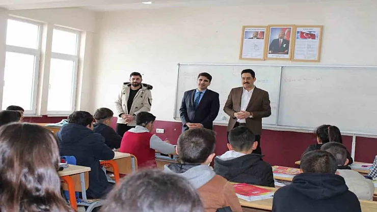 Hamur'da öğrencilere yarıyıl tatilinde yoğunlaştırılmış eğitim fırsatı
