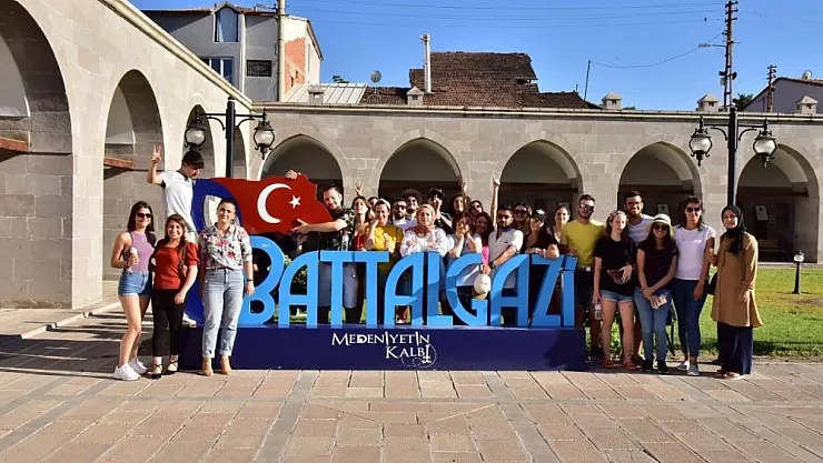 Yabancı öğrenciler Battalgazi'ye hayran kaldı
