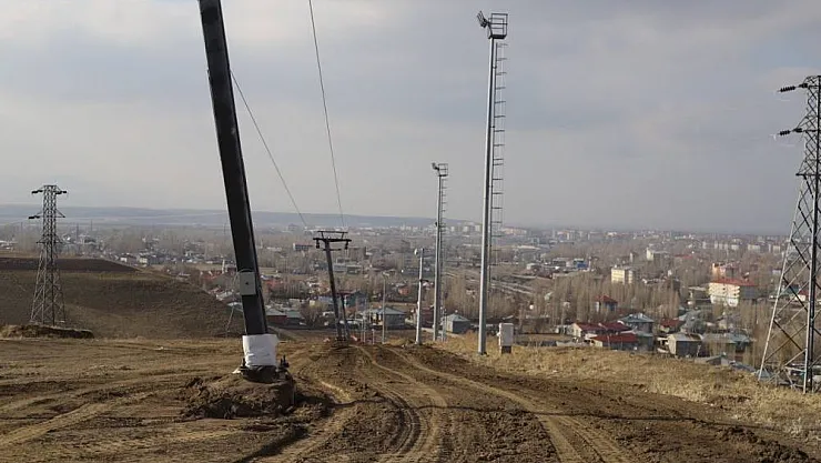 Küpkıran Kayak Merkezi, Aralık ayında hala toprak zeminle kaplı

