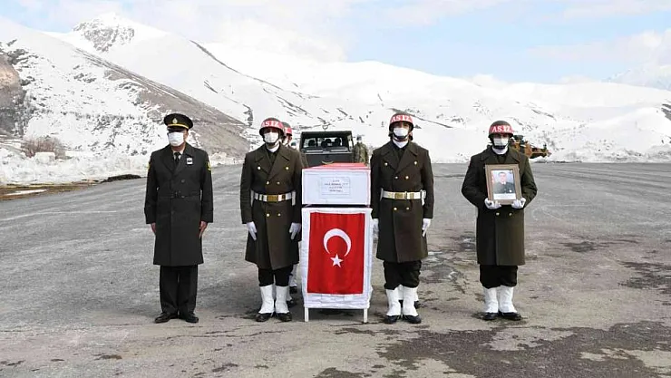 Şehit askerin cenazesi memleketine uğurlandı
