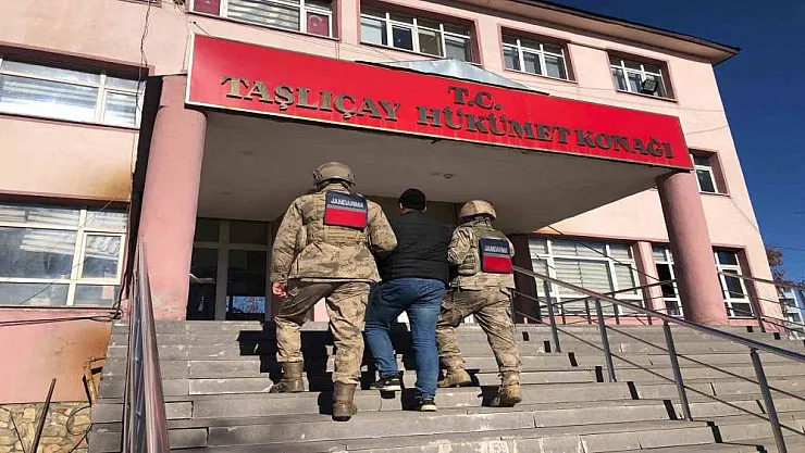 Ağrı'da çeşitli suçlardan aranan 6 firari yakalandı