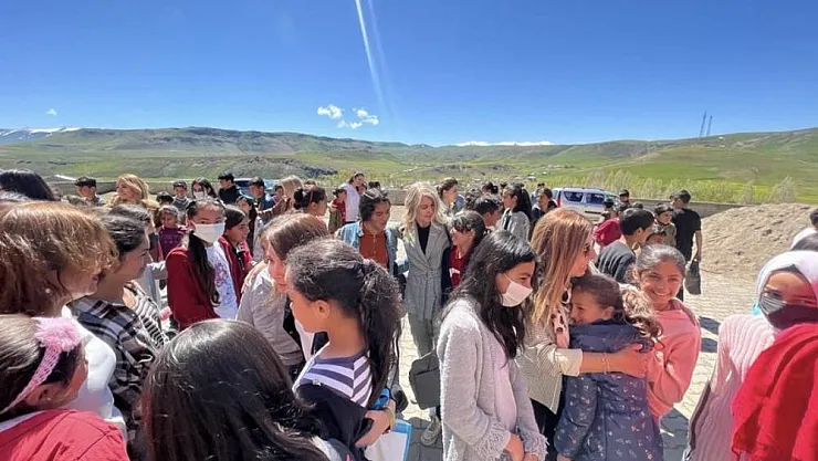 Girişimci iş kadınları, Ağrılı öğrencilerle bir araya geldi