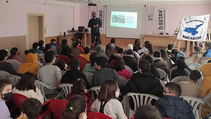 Öğrencilere 'Çevre ve Van Gölü Havzası' eğitimi
