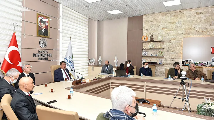Yeni Kent Meydanı düzenlemesi ile ilgili bir sunum gerçekleştirildi
