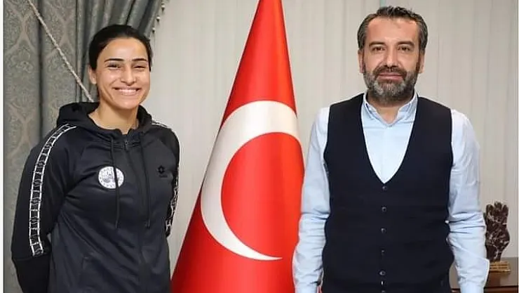 Aliye Demirbağ, olimpiyat müsabakaları için Ukrayna'da
