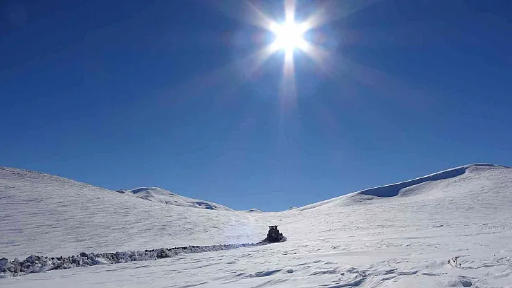 Çığ riski bulunan mahallelere 15 gün sonra ulaşıldı
